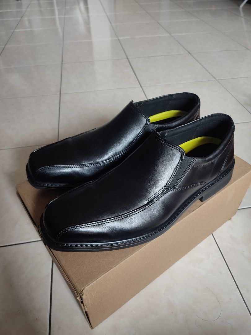 Clarks shoes bolton store