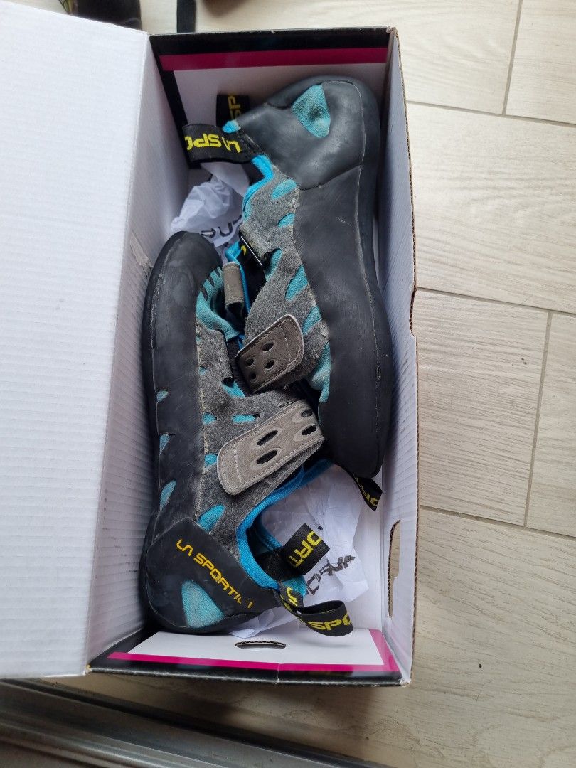 Climbing shoes. La sportiva tarantula eu38 Sports Equipment