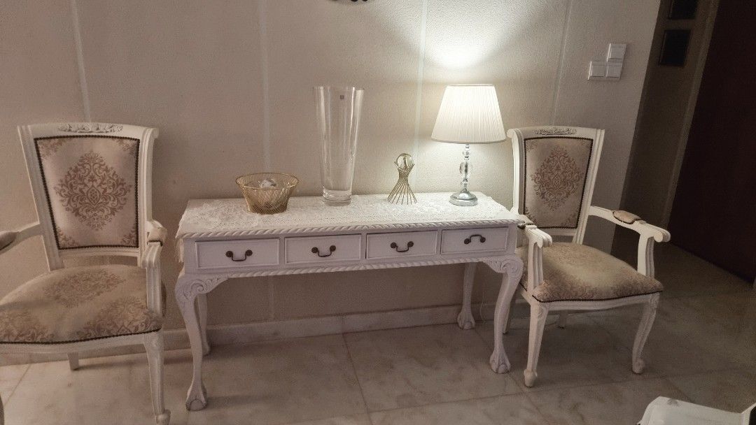 Console table (Category: TV Consoles) located in Singapore. Submitted by Saggi (Listing ID 1256758172, Image 2). Description: Lightly used console table with 2 arm chairs.