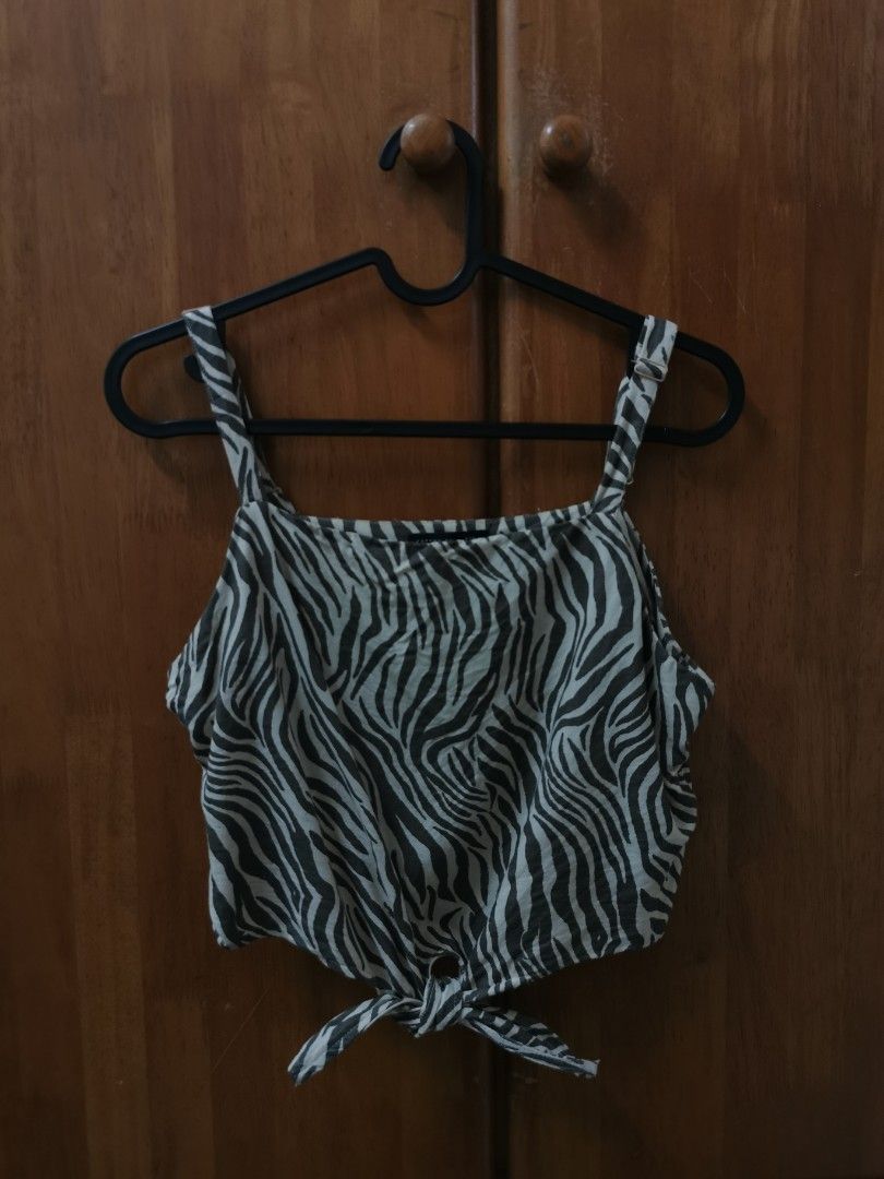 Cotton on crop cami top, Women's Fashion, Tops, Sleeveless on Carousell