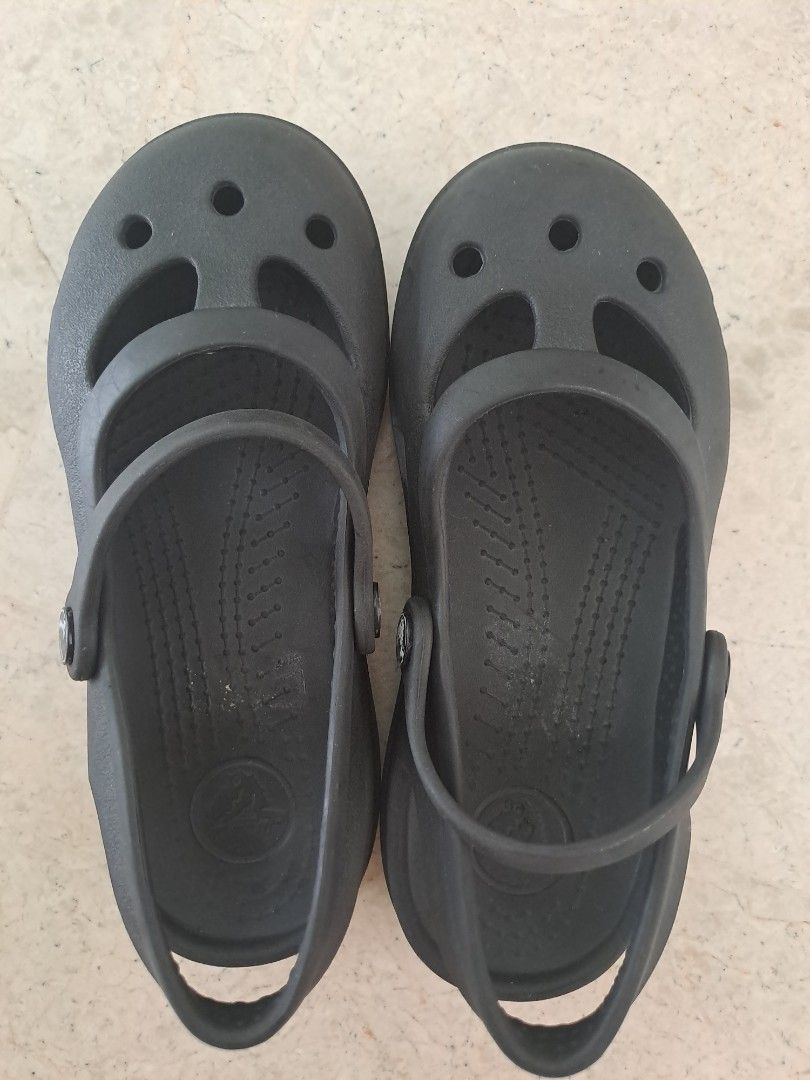 Girls crocs shop size 11