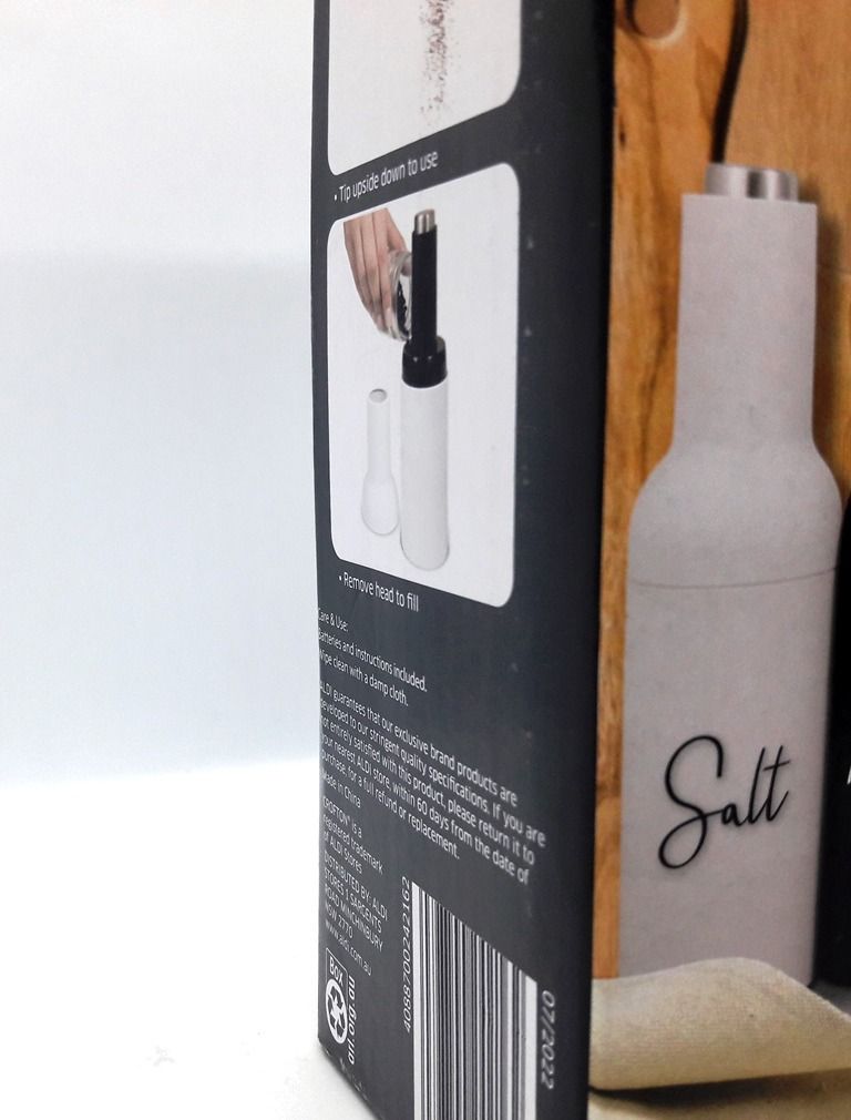 Crofton Chef's Collection Automatic Salt/Pepper Grinder (Category: Other Kitchenware & Tableware) located in Quezon City. Submitted by mondy_mond (Listing ID 1256749318, Image 2). Description: Reason For Selling (RFS): De-cluttering This Crofton Chef's Collection Automatic Salt/Pepper Grinder... *Stores & grinds salt or pepper or chili content *Automatic grinding & pouring when turned upside down *Adjustable grinding: Smooth or Coarse *Comes with