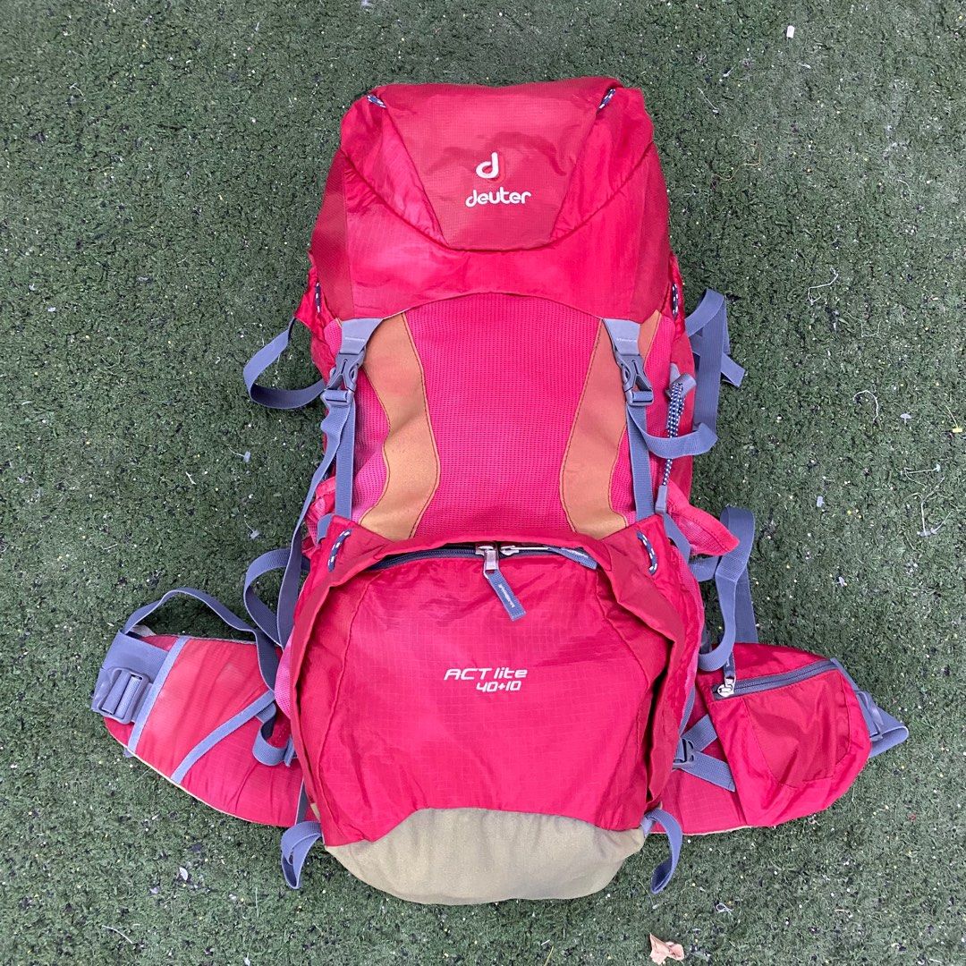 Deuter act lite 50L hiking backpack bag Sports Equipment Hiking