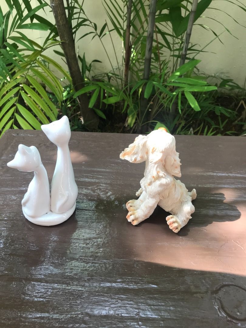 Dog n Cat figurines. Dog figurine dimension 15 x 13 x 12cm. Cat