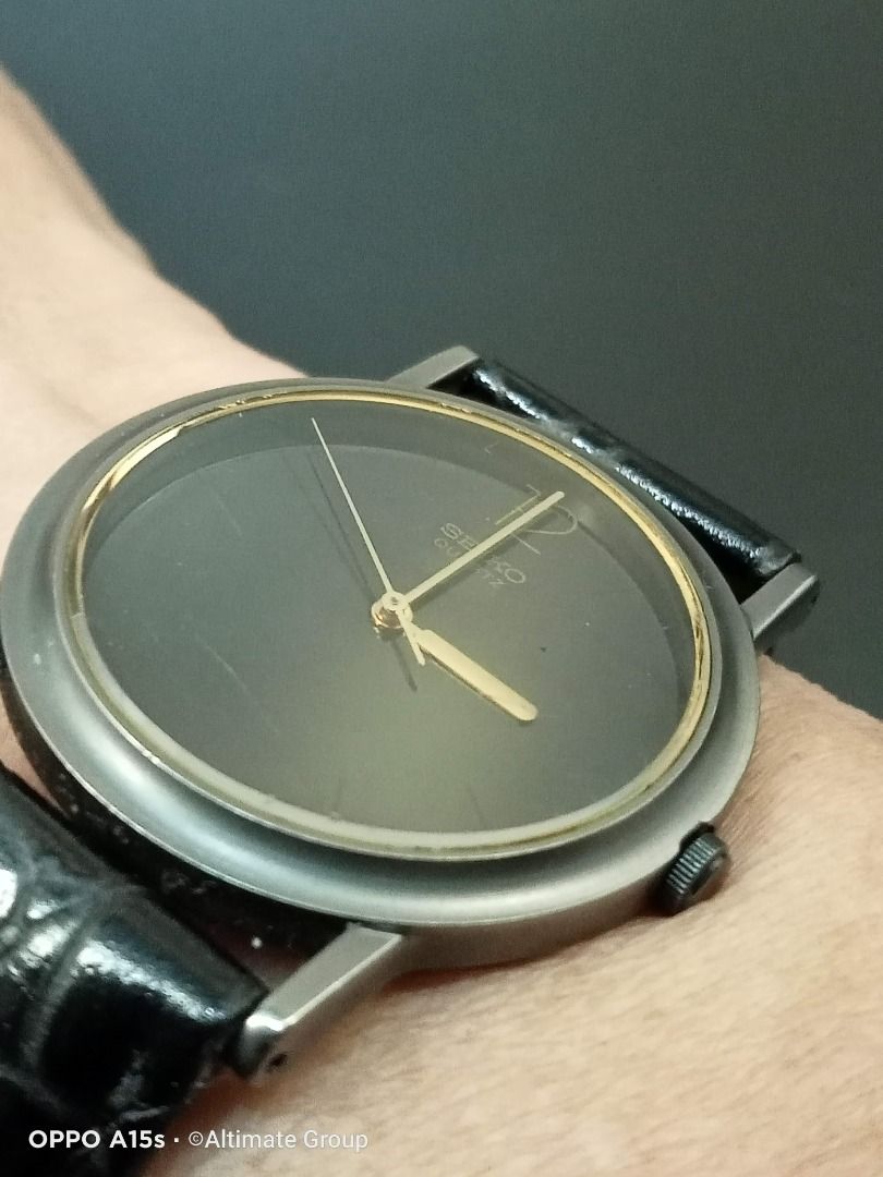 Quartz timepiece on sale