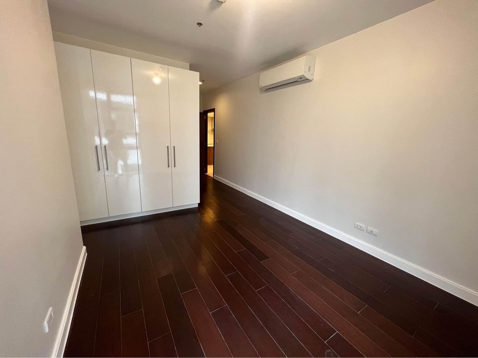 FOR SALE Arbor Lanes Fern Tower 3 Bedroom Unit, 1 Parking Slot, BGC