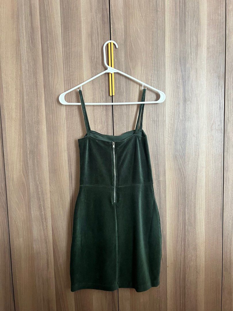 Green velvet dress forever 21 discount
