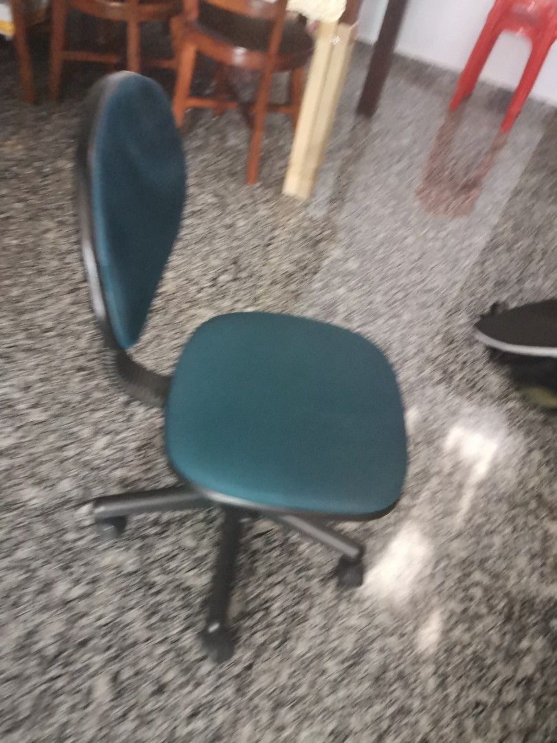 Free computer chair, Furniture & Home Living, Furniture, Chairs on