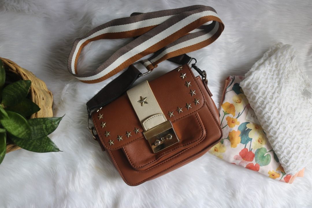 FREE Leather Star Studded Buckle Shoulder Bag Pre loved Women s Fashion Bags Wallets Shoulder Bags on Carousell