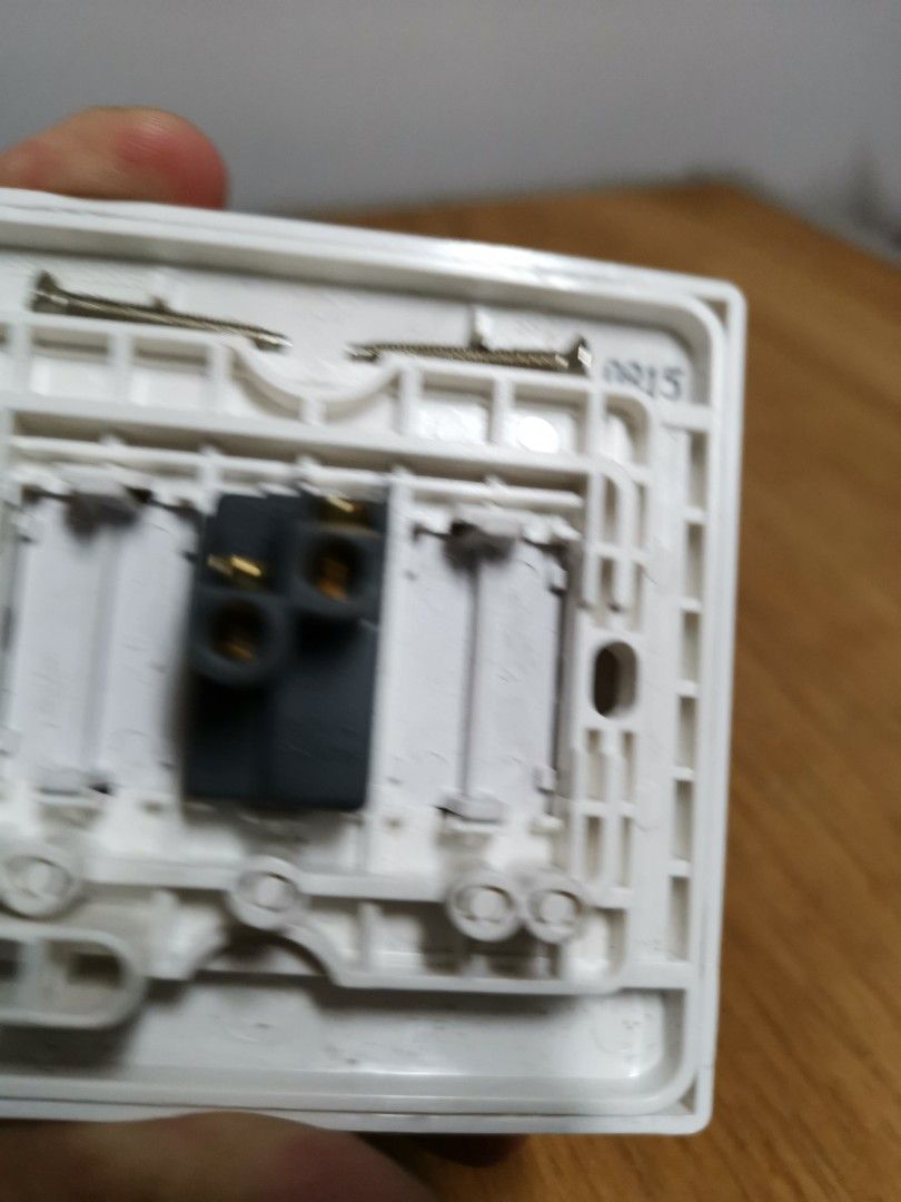 Good for BTO- Free 1 way on off switch (normal 13A), Computers & Tech ...