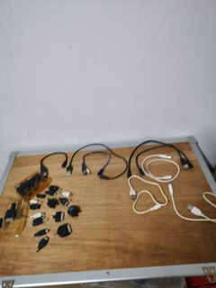 Good lobang : Assorted charging connectors for old model phones tablets