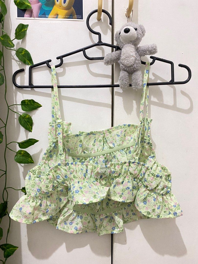 H&M Floral Lime Green Ruffled Sleeveless Top, Women's Fashion, Tops