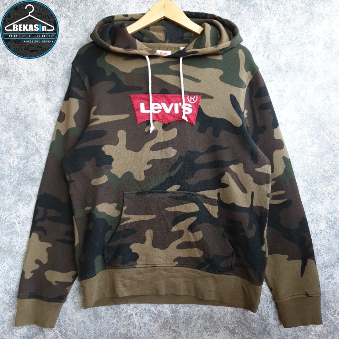 Levi s camo discount hoodie