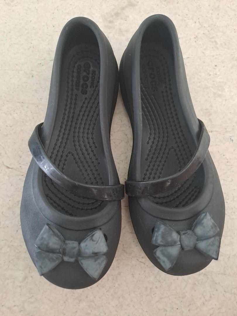 Iconic Crocs Comfort Size 12 for girls