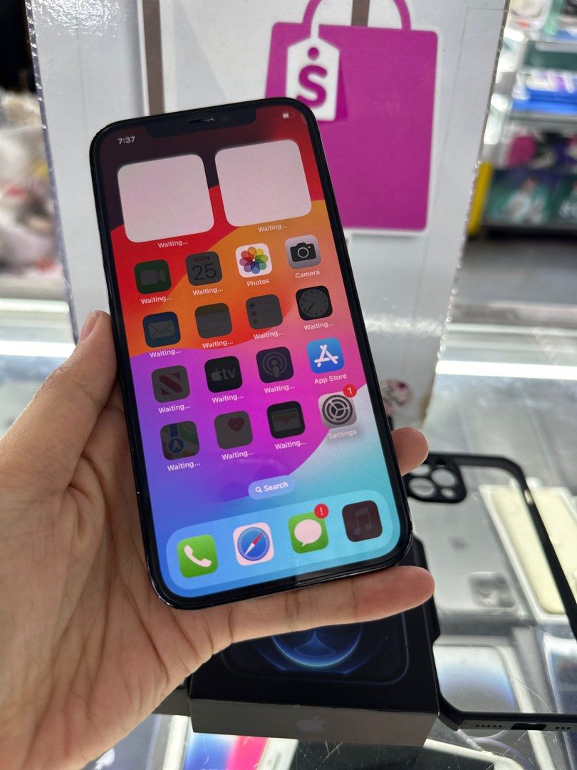iphone 12 pro 256gb 2ndhand (Category: iPhone 12 Series) located in Cainta. Submitted by vine_gadget_shop (Listing ID 1256806148, Image 2). Description: iphone 12 pro 256gb 2ndhand complete package with free case pick up store greenhills shopping center we accept trade in we accept credit card installment we do cod and door to door we ship nationwide for fast transaction call 09277368323 look for vine.