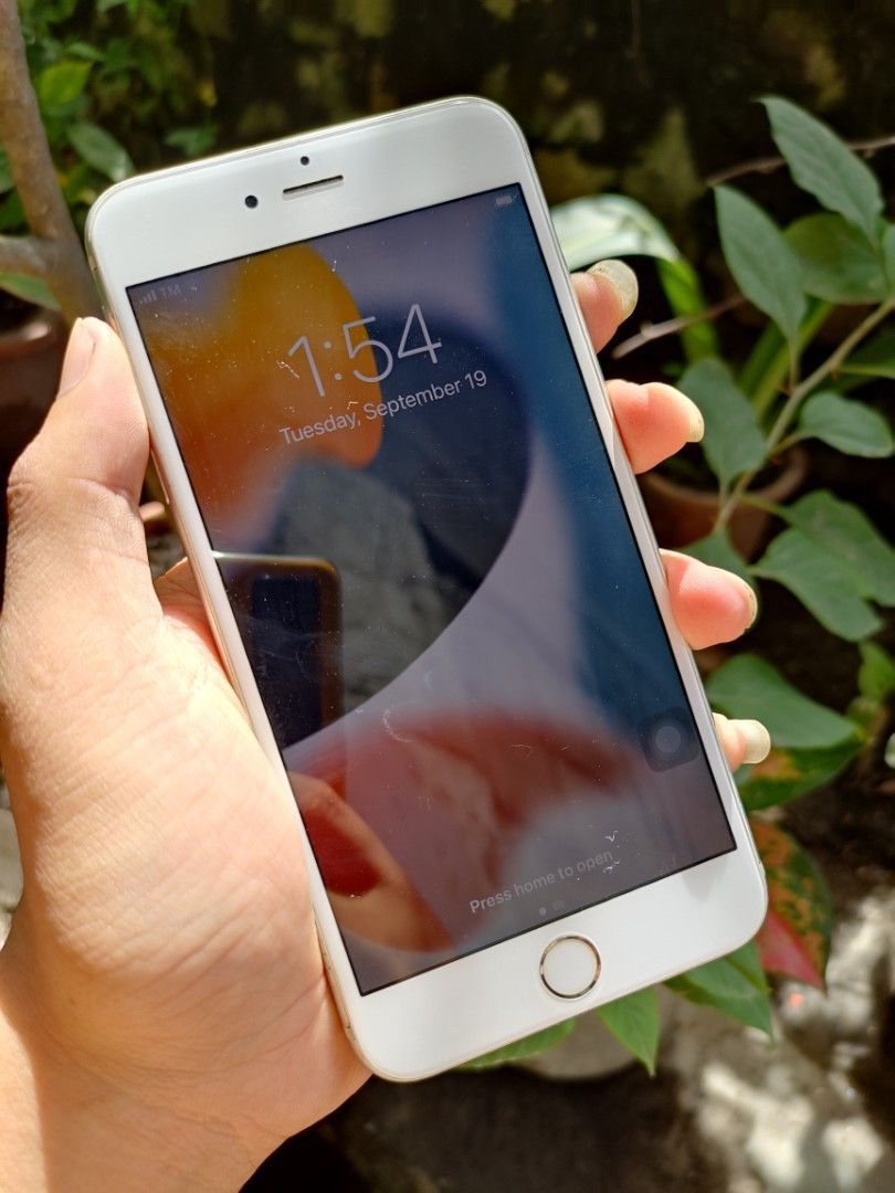 iPhone 6S Plus 128 (Category: iPhone 6 Series) located in Dumaguete. Submitted by jamesweird (Listing ID 1256742325, Image 2). Description: 6S Plus 128GB Openline All goods lahat ng functions including camera, touch id, sim, icloud. Kaka-reset lng Flash doesn't work yun lng minority Box & Cord lng Shipping sa malalayo.