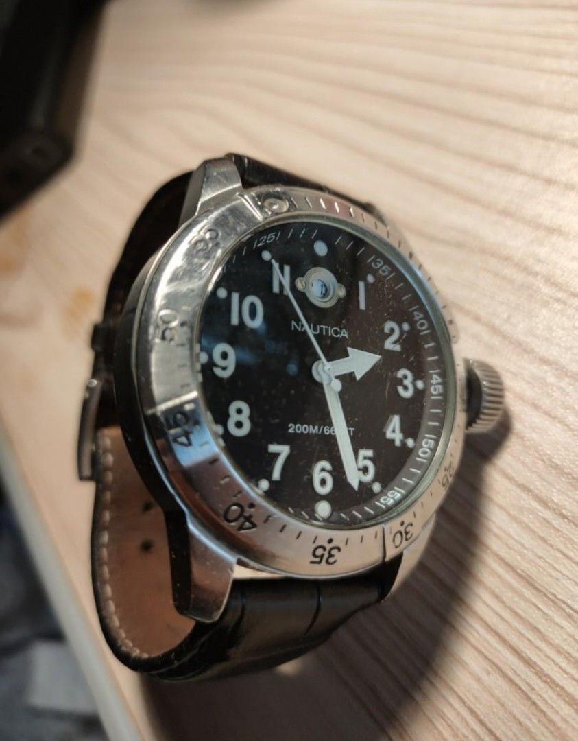 Montre hotsell nautica 200m