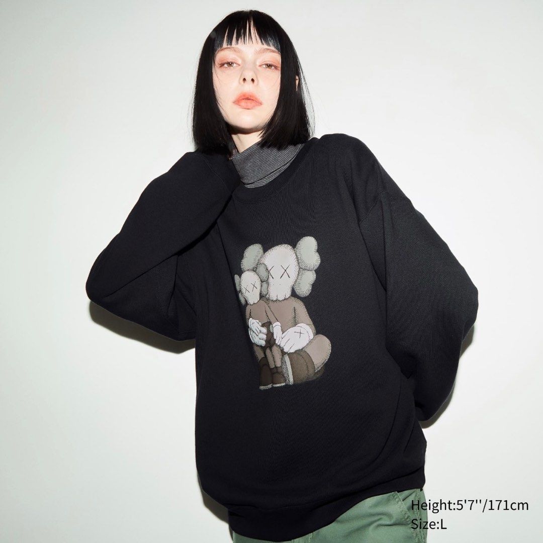 Sweatshirt kaws store