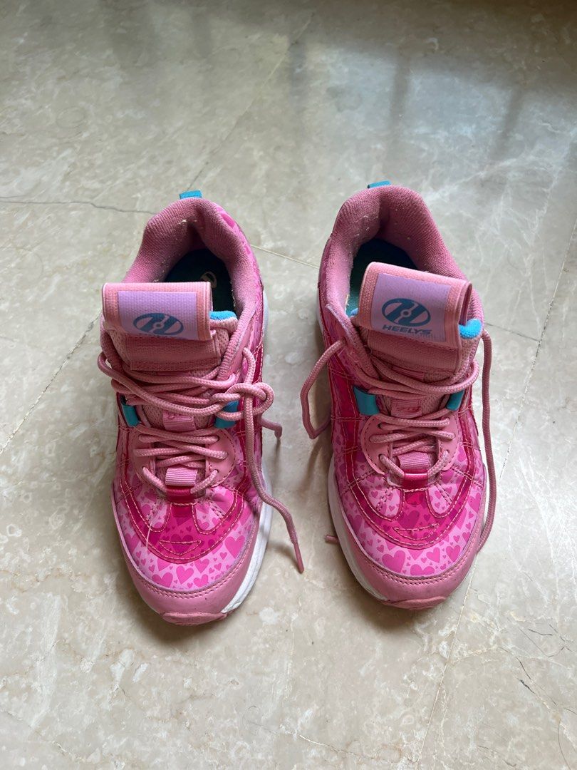 Girls on sale pink heelys