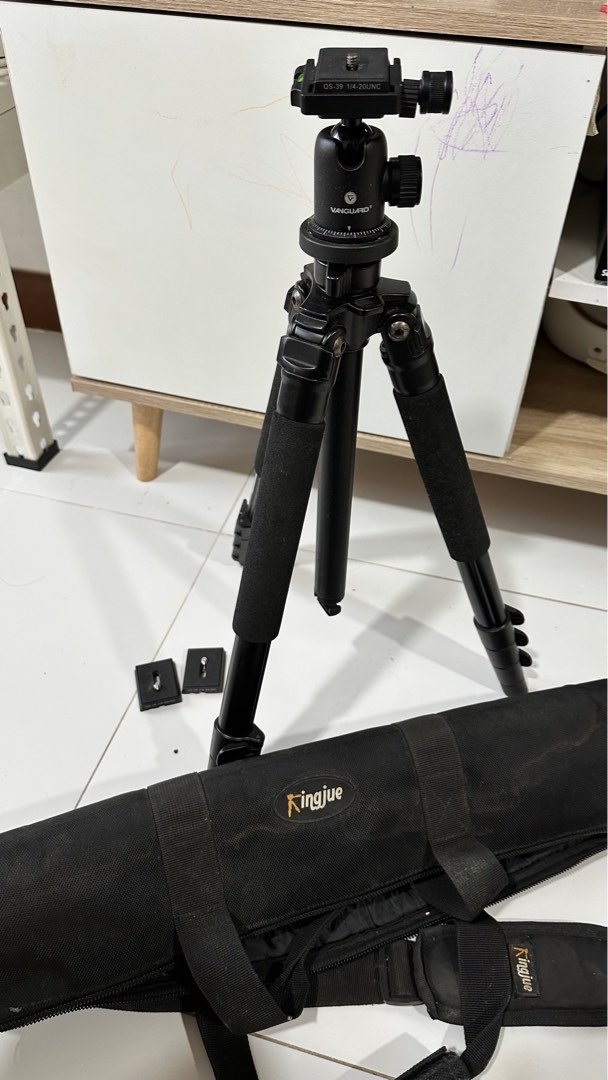 Kingjue tripod with vanguard mount +3 plates, Photography, Photography