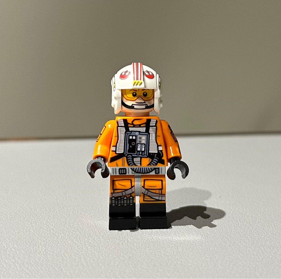Lego Luke Skywalker Pilot Suit Printed Arms Black Boots