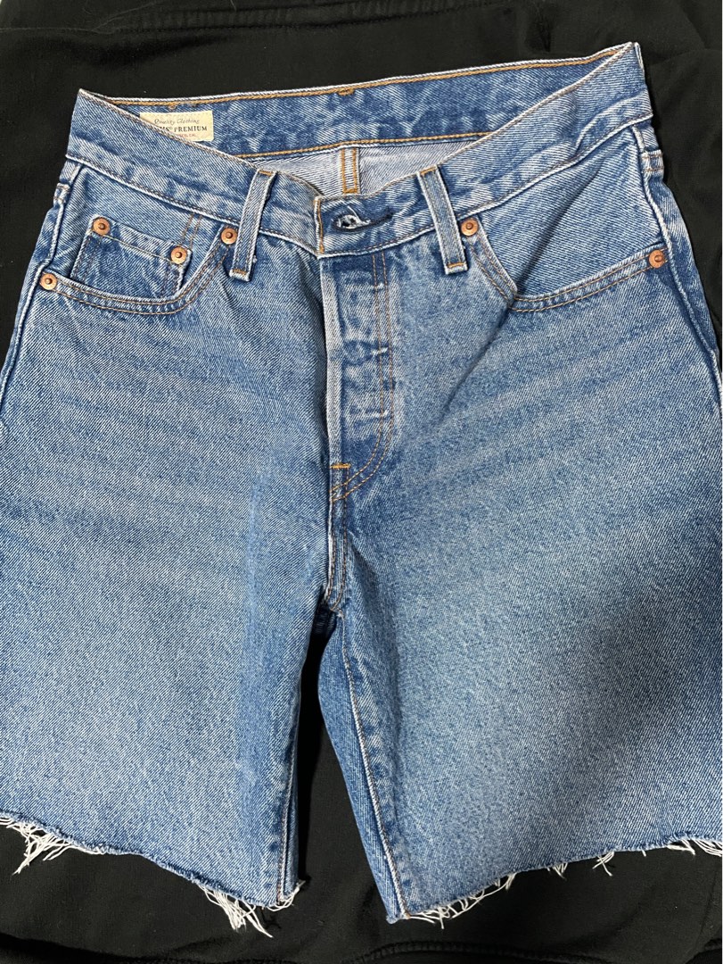 Levis 501 cutoffs store