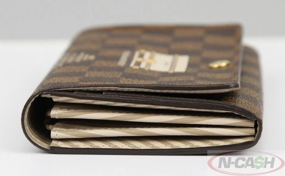 Louis Vuitton inventuer Trunks And Locks Wallet