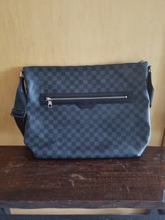 Louis Vuitton Sprinter Messenger M44729, Men's Fashion, Bags, Sling Bags on  Carousell