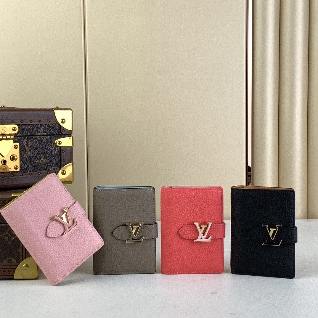 Louis Vuitton Card holder, Luxury, Bags & Wallets on Carousell