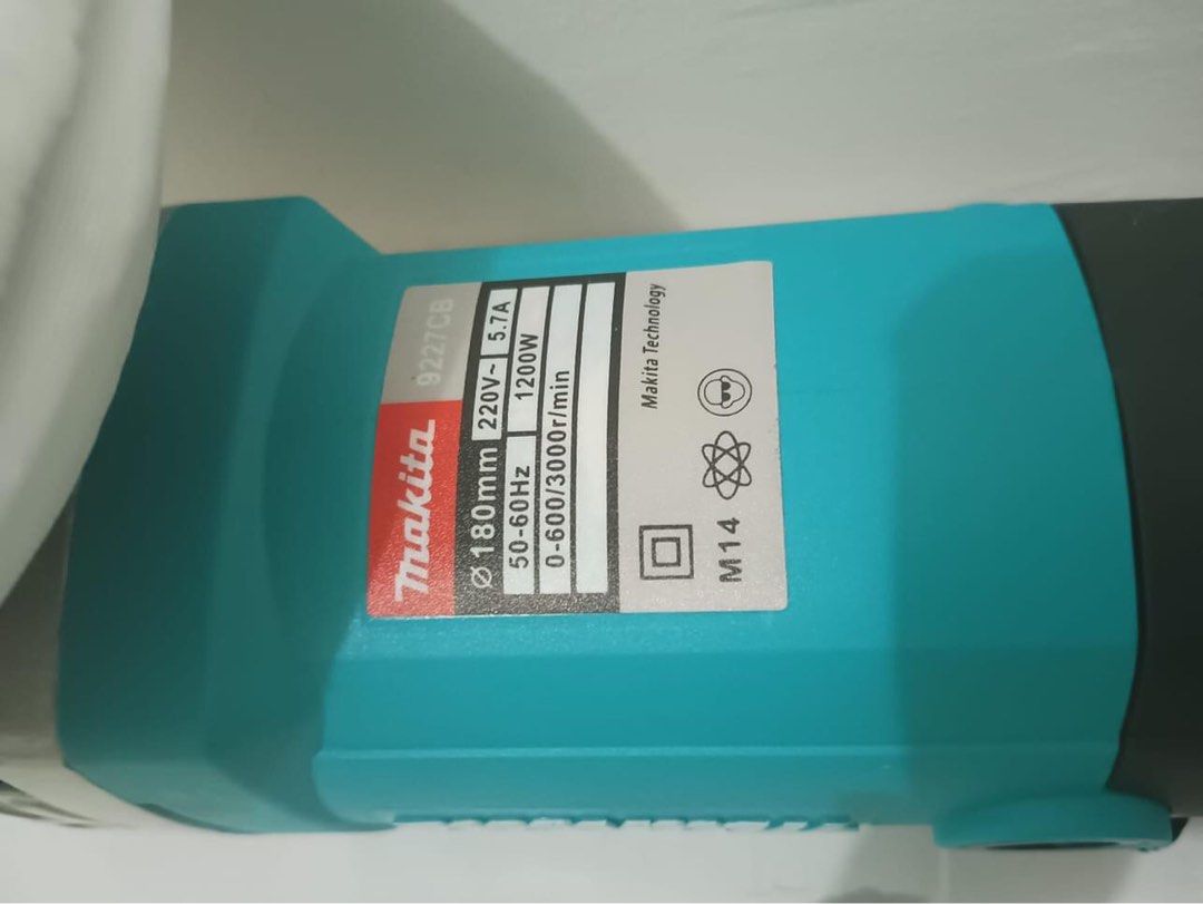 Makita heavy Duty 7inch Buffing Machine with Variable Speed & Free