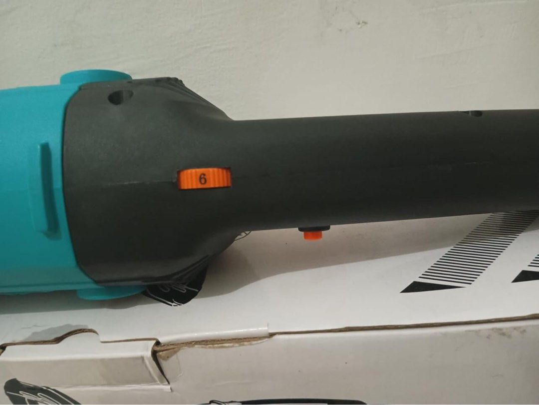 Makita heavy Duty 7inch Buffing Machine with Variable Speed & Free