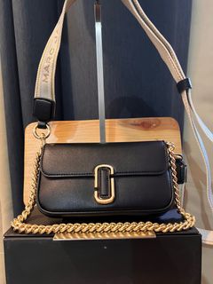 (Category: ) located in . Submitted by marz.shopping (Listing ID 1256668761, Image 1). Description: .