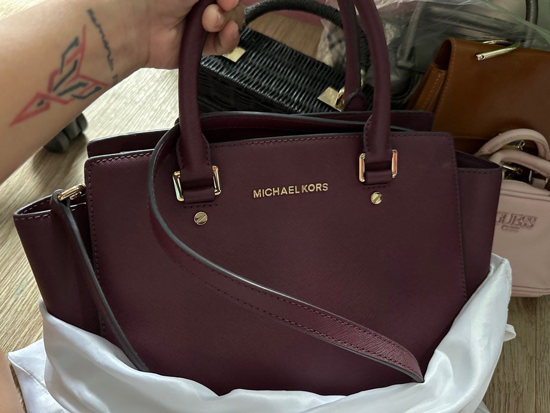 Michael Kors Selma Medium size (blush), Luxury, Bags & Wallets on Carousell