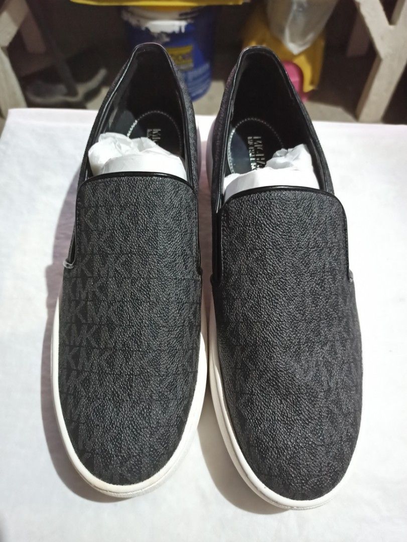 Michael kors trent slip on black store
