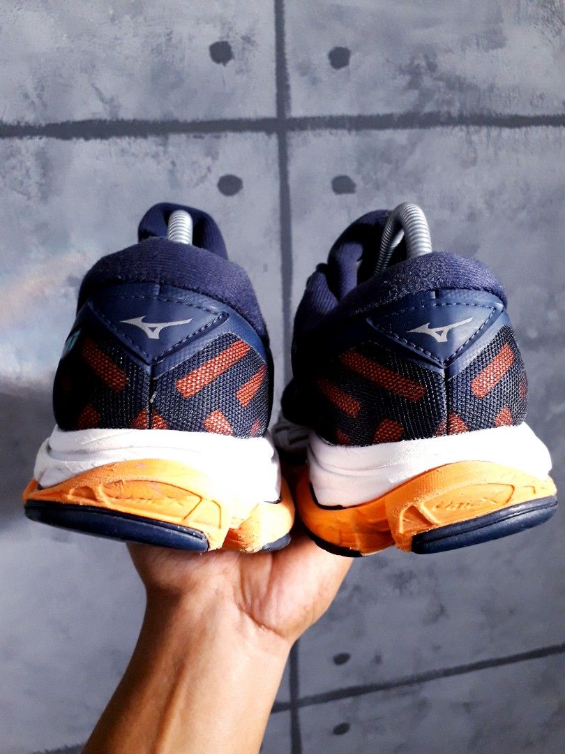 Mizuno wave hot sale ultima 11 orange