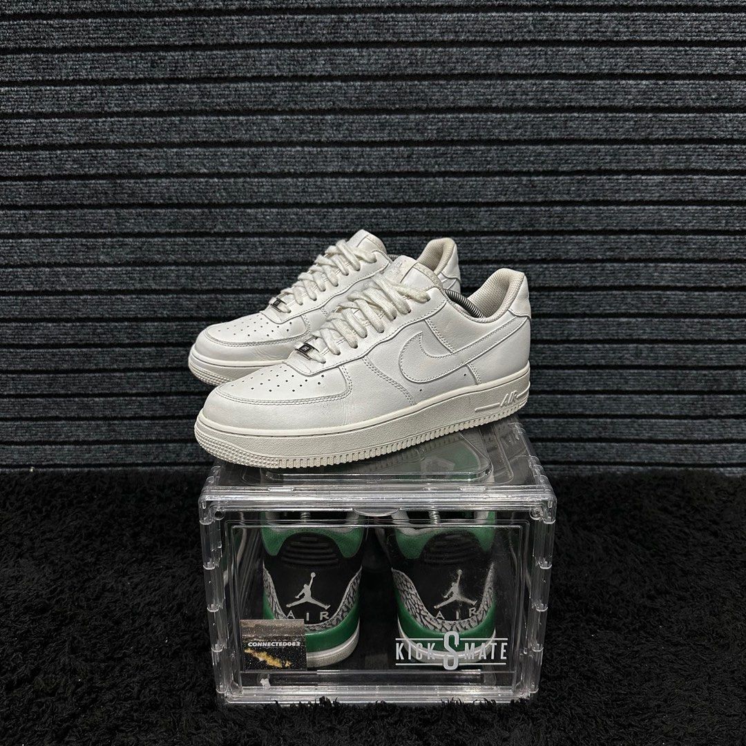 Nike Air Force 1 Triple White (Category: Sneakers) located in Davao. Submitted by connected082 (Listing ID 1256818510, Image 1). Description: Size 11us / 29cm Excellent condition .