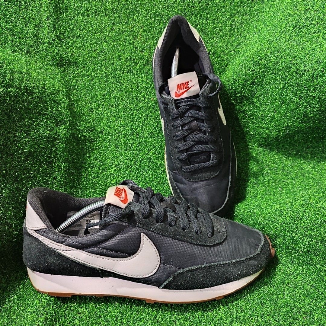 Nike day breaks online