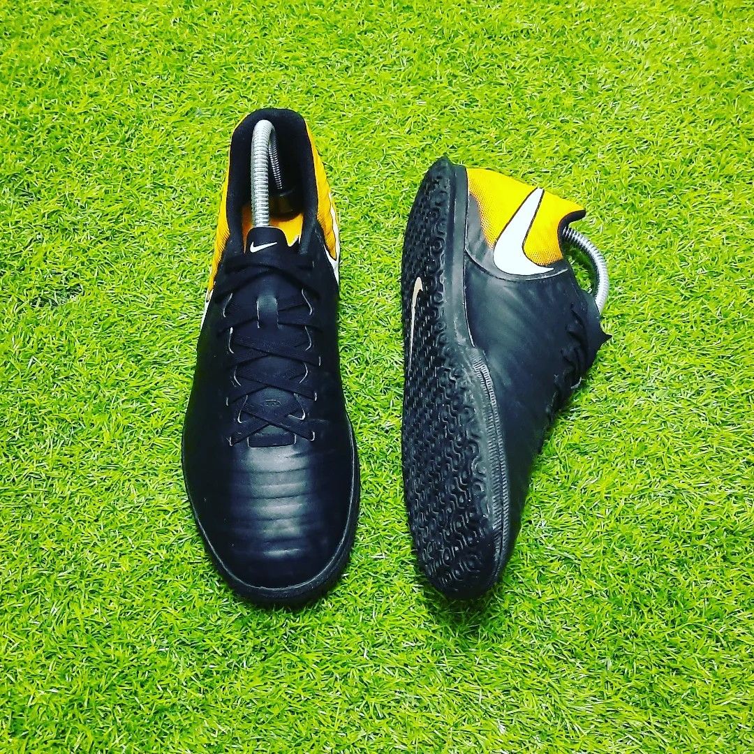 Kasut futsal nike tiempo top x
