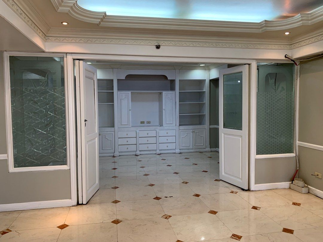 Parc Chateau Condo 3 BR for rent (Category: Apartments & Condos) located in Pasig City. Submitted by mcranque (Listing ID 1256656641, Image 3). Description: Spacious 3BR Parc Chateau Condominium With Corner Balcony and on all 3 bedrooms Maids rooms and One car parking slot .