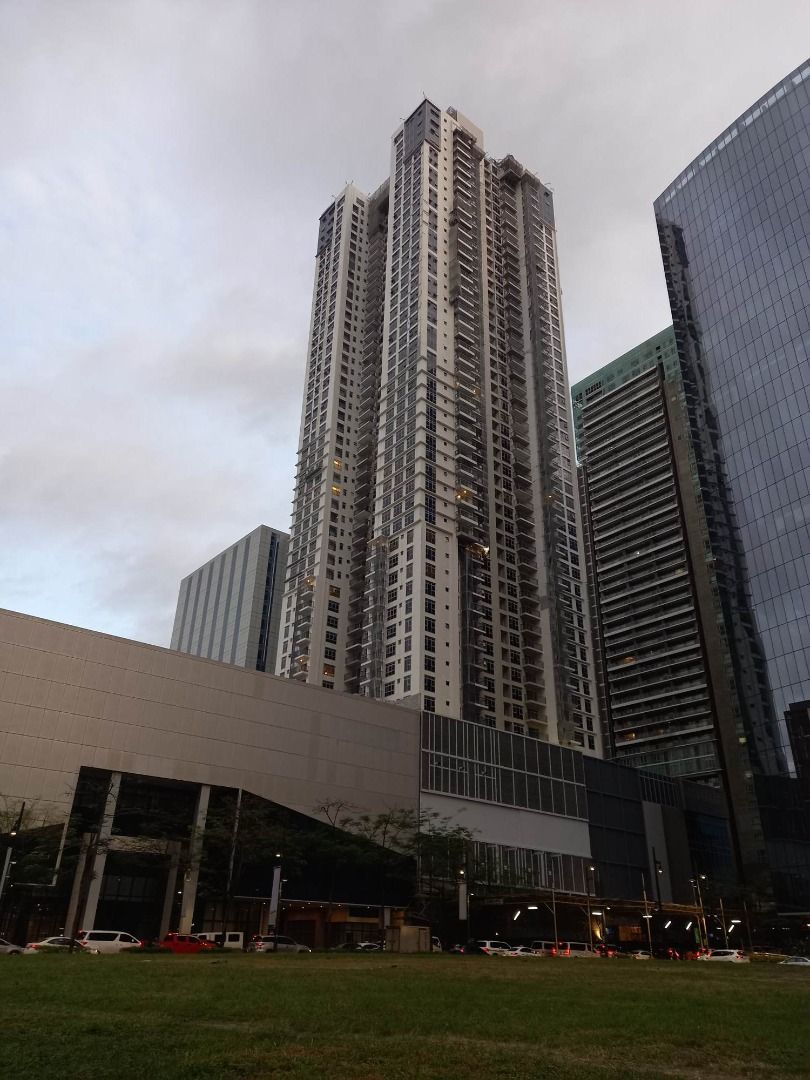 Park Triangle Residences studio units for sale (Category: Apartments & Condos) located in Taguig. Submitted by cynchpaladyap (Listing ID 1229669053, Image 2). Description: Prices subject to change without prior notice. For sale: Park Triangle Residences studio 27th floor- 38 sqm Php 10.26M No parking allocation For sale: Park Triangle Residences 1BR 27th and 29th floors 60 sqm at Php 15.6m 29th 59 sqm at Php 15.93m Add parking at Php 2.8m (option