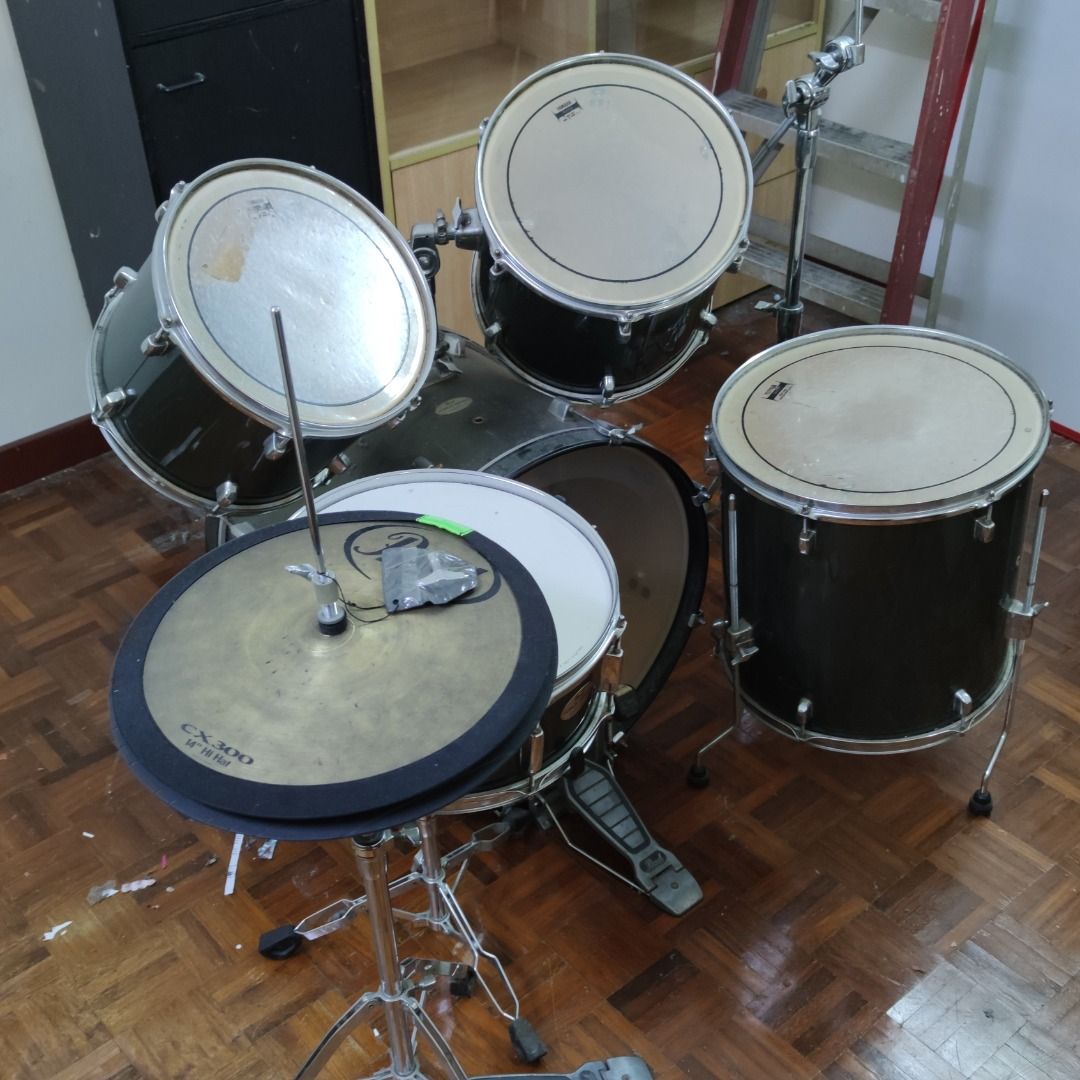Pearl drum set for sale Hobbies Toys Music Media Musical