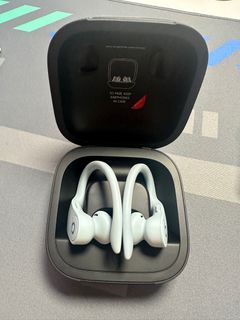 Powerbeats pro - blue