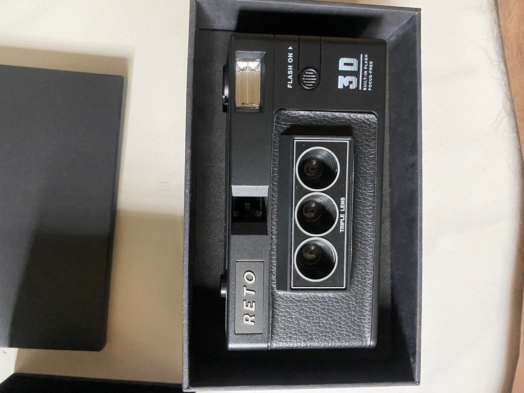 RETO 3D FILM CAMERA (Category: Cameras) located in Singapore. Submitted by spicynugget (Listing ID 1256765638, Image 2). Description: .
