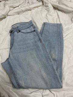 (Category: ) located in . Submitted by wardrobemeletop (Listing ID 1256815967, Image 1). Description: .