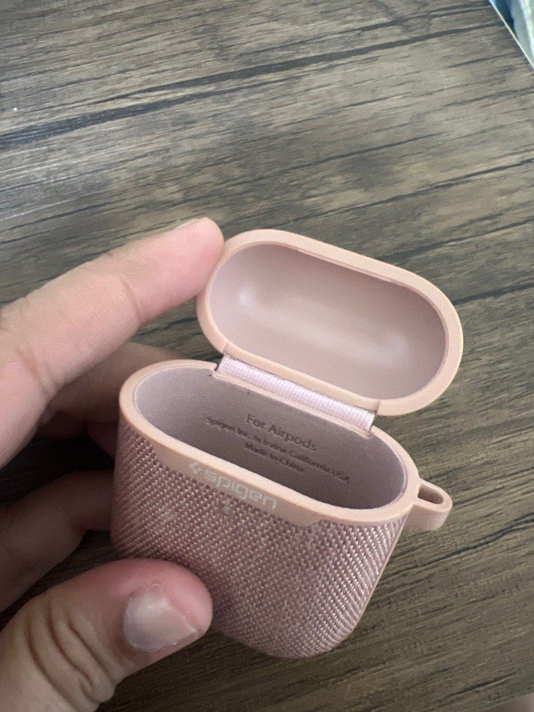 Rose Spigen Airpods Gen 2 Case (Category: Portable Audio Accessories) located in Rosario. Submitted by prelovedbyengineertoni (Listing ID 1256745474, Image 2). Description: Original Rose Spigen Airpods Gen 2 Case for sale Lightly used .