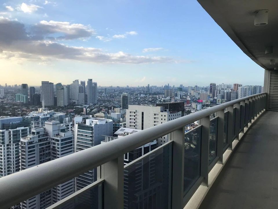 rush for rent the suites bgc The Suites at One Bonifacio High Street