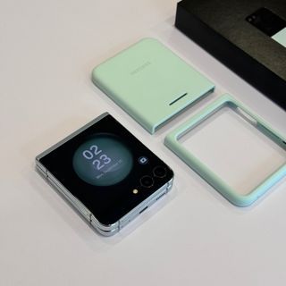 Samsung Z Flip 5 (512GB) used awhile