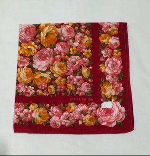Saputangan Pierre Balmain