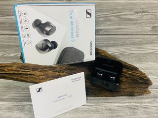 Sennheiser MOMENTUM True Wireless 3 Earbuds.. PURCHASED 10 APRIL 2023
comes complete set.