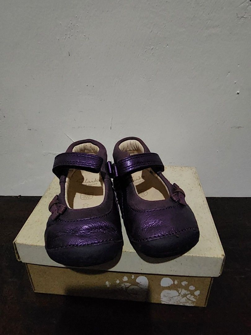 Sepatu Anak Clarks First Shoes, Bayi Anak, Baju Bayi di Carousell